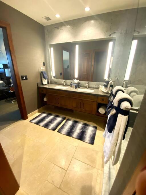 Ski In/Out - Zalanta - Great Location- 2 Hot Tubs - Heated Pool Саут-Лейк-Таго Екстер'єр фото